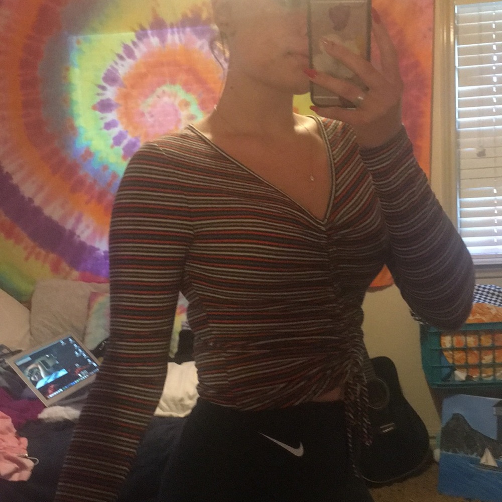🖤Cute long sleeve crop top🖤